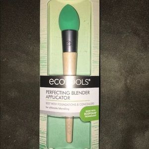 Eco Tools - Perfecting Blender Applicator